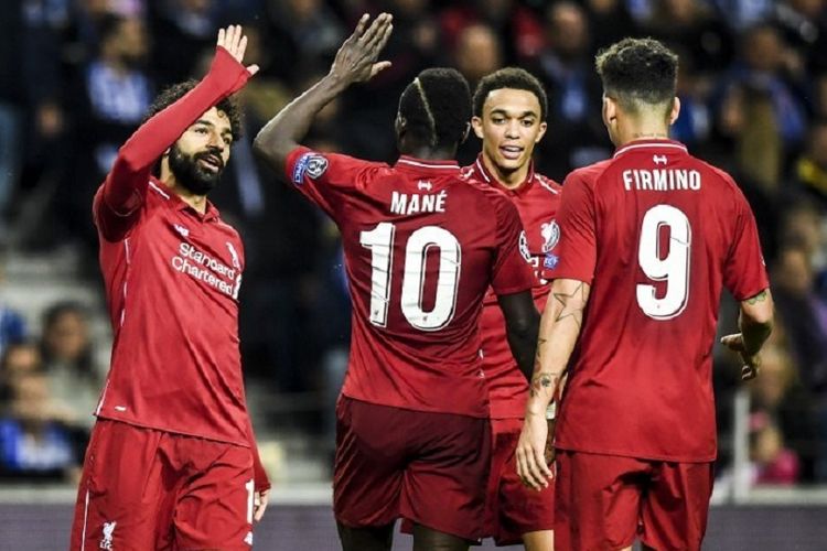 Trent Alexander Arnold bersama Trio Firmansah - Roberto Firmino, Sadio Mane, Mohamed Salah - merayakan gol pada laga FC Porto vs Liverpool dalam perempat final Liga Champions di Stadion Do Dragao, 17 April 2019. 