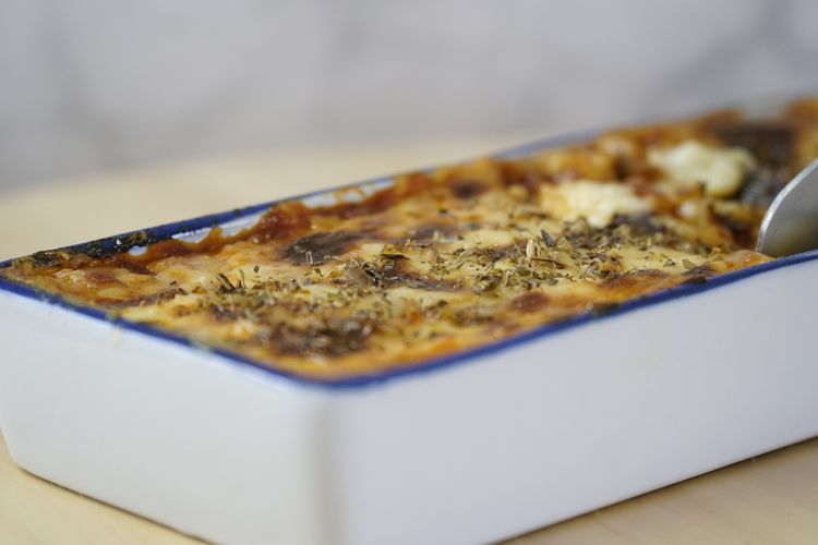 Brulee bread saus bolognese ala Instagram @my.foodplace. 