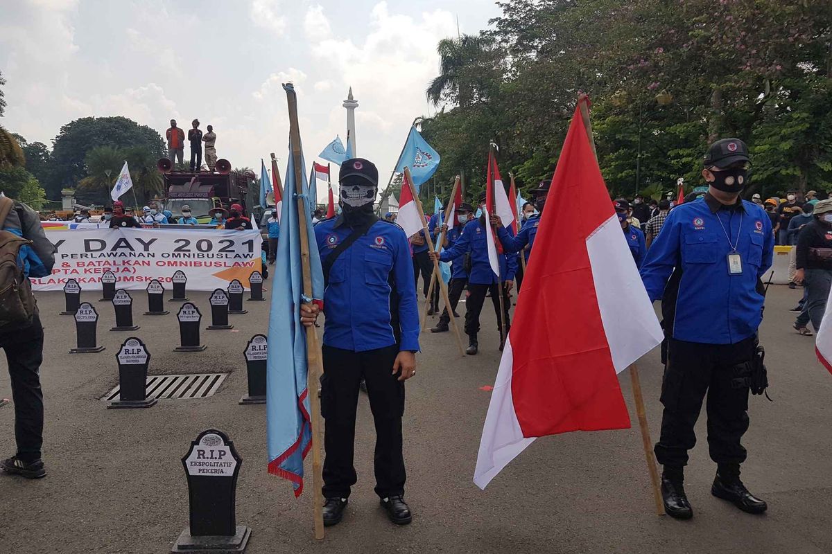 Massa aksi pada hari buruh 1 mei 2021 di kawasan Patung Kuda