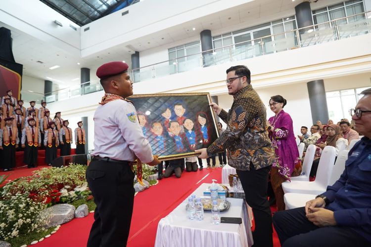 Sekolah Gratis Anak Miskin di Kediri Cetak 41 Siswa Lolos PTN, Kemensos Siap Tiru