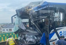 Bus Transjakarta Adu Banteng di Jalur Langit Cipulir, Penyebab Masih Diselidiki