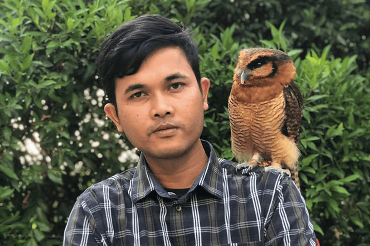 Foto pengunjung bersama burung hantu pada area Fun With Owl.