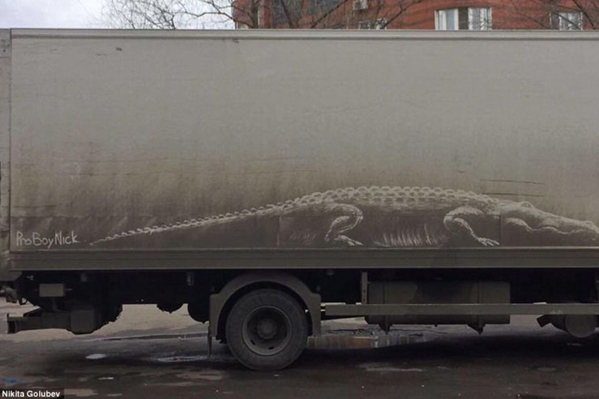 Seni #dirtpainting yang dipelopori oleh Nikita Golubev asal Rusia.