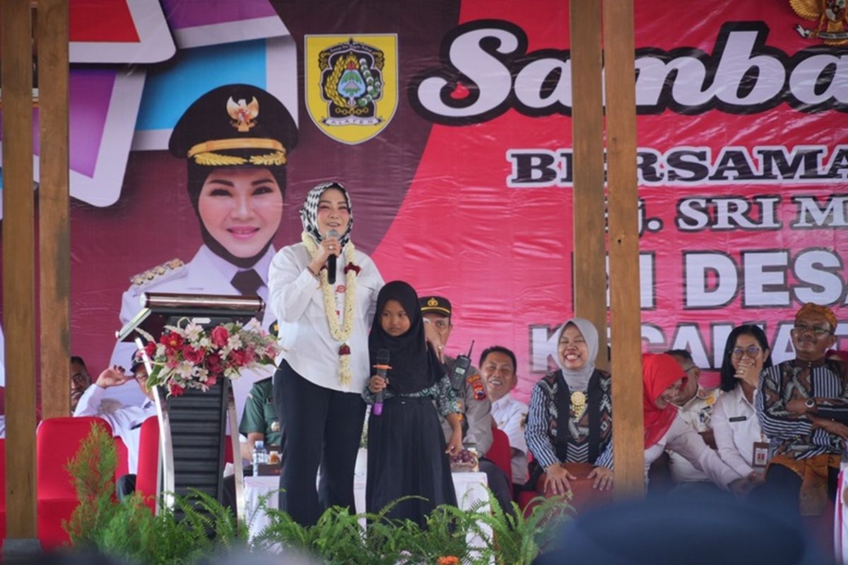 Bupati Klaten Sri Mulyani saat Sambang Warga di Desa Kebonalas, Kecamatan Manisrenggo. 