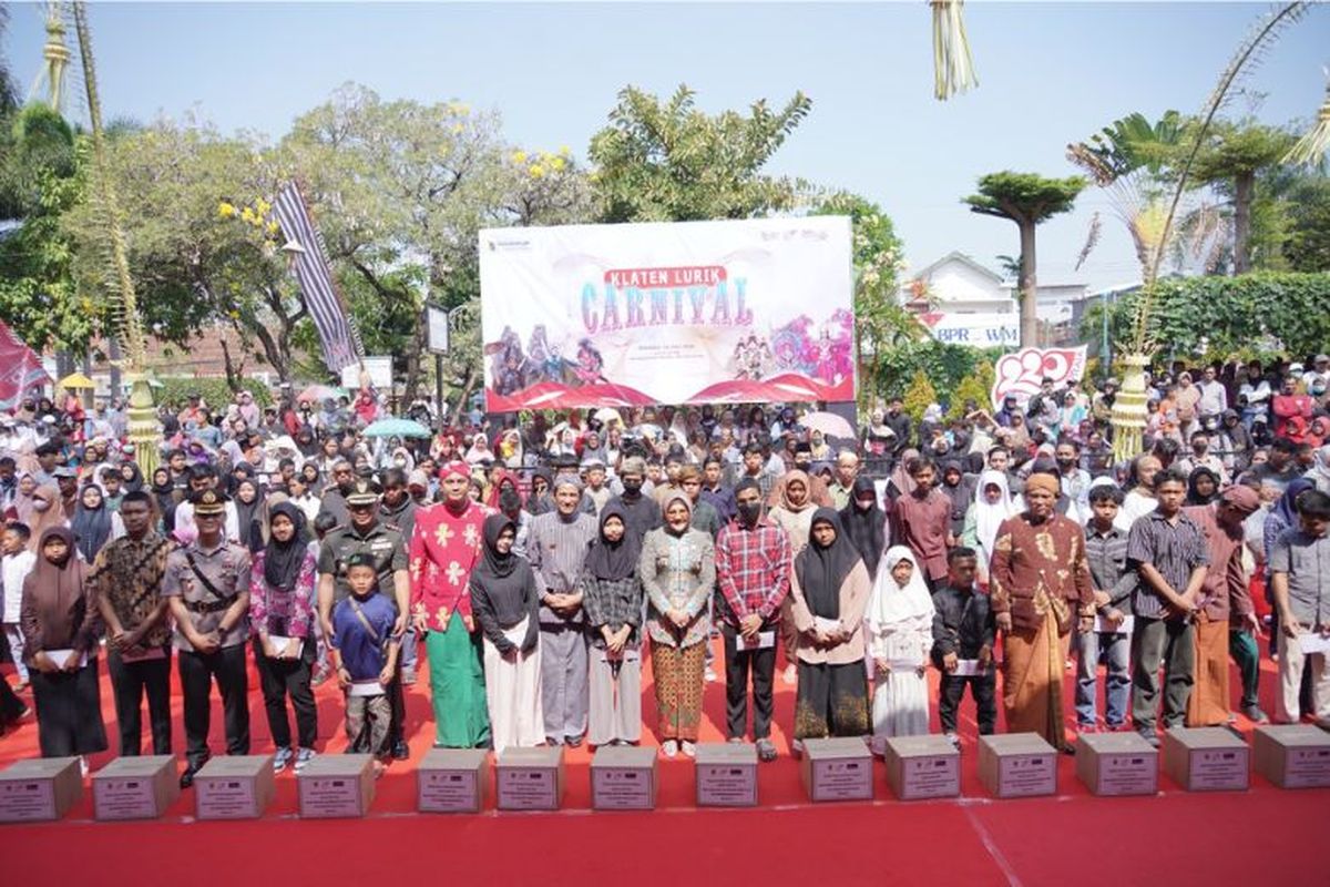  Bupati Klaten Sri Mulyani pada peringatan upacara Hari Jadi ke-220 Klaten. 