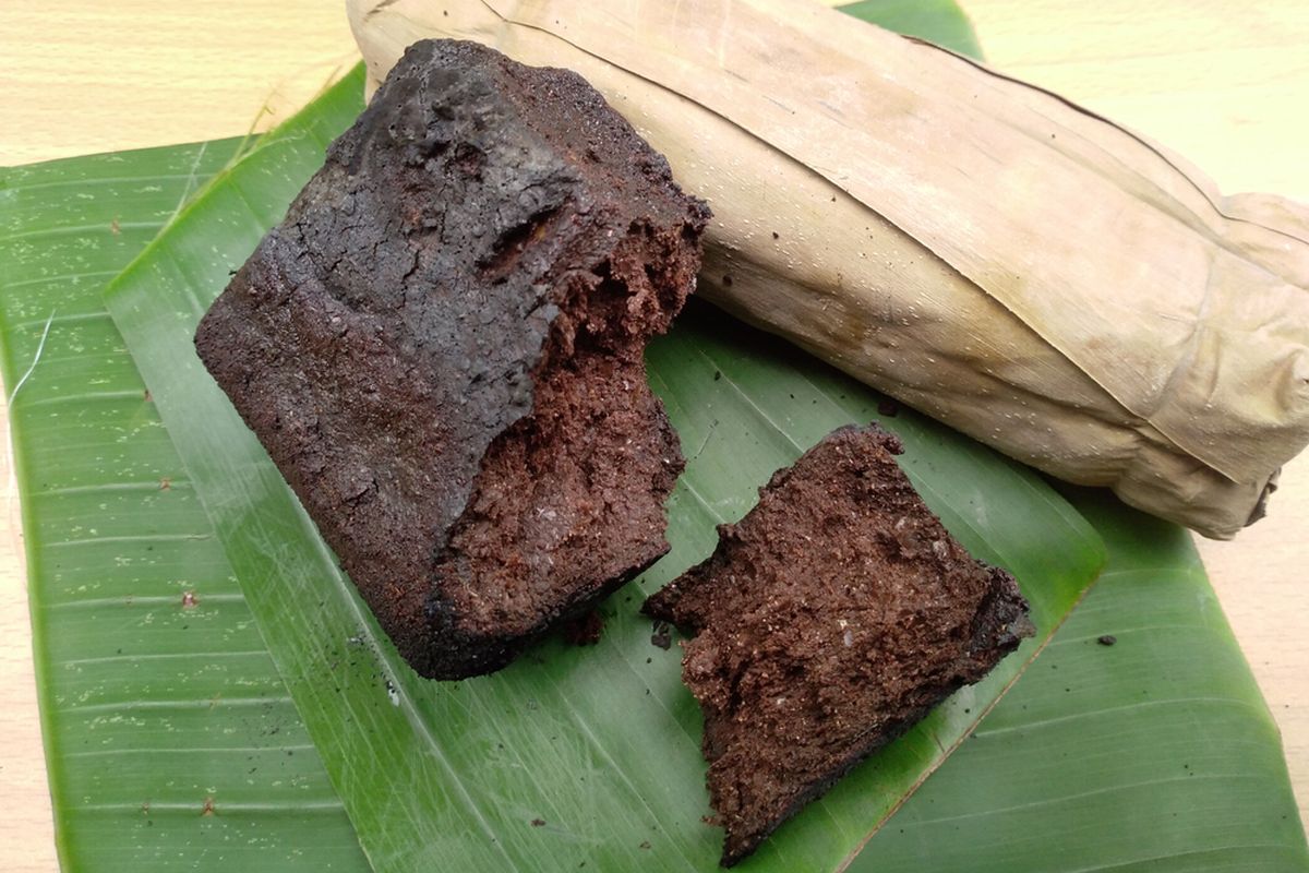 Bahan-bahan pembuatan terasi tradisional dari rebon segar