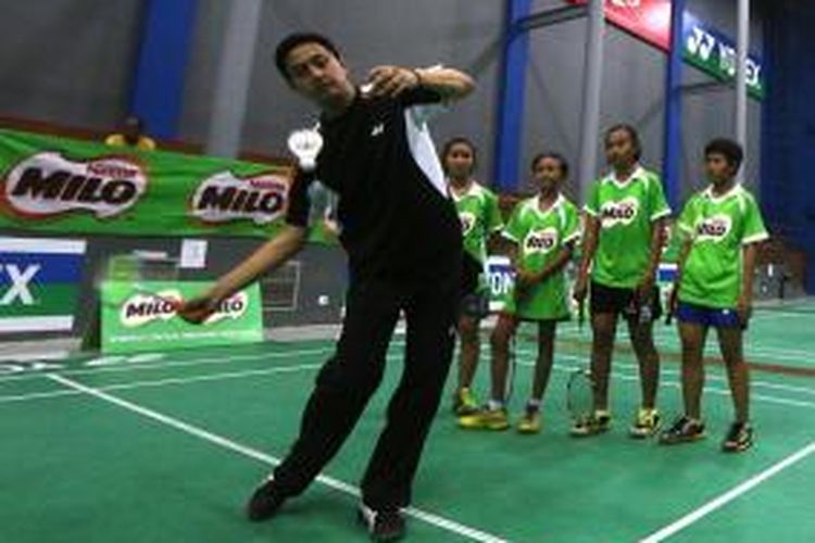 Ricky Subagja menurunkan ilmu pada poara juara MILO School Competition.