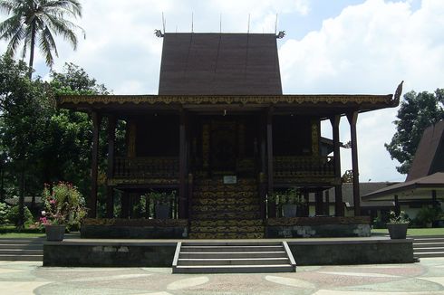 Rumah Bubungan Tinggi, Rumah Tradisional Kalimantan Selatan