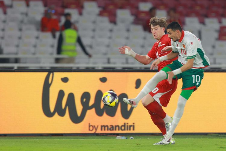 Pemain Timnas Indonesia Ole Romeny beraksi dalam laga Final FIFA Series 2026 antara Indonesia vs Bulgaria di Stadion Gelora Bung Karno, Jakarta, Senin (30/3/2026). Bulgaria menang 1-0 atas Indonesia.