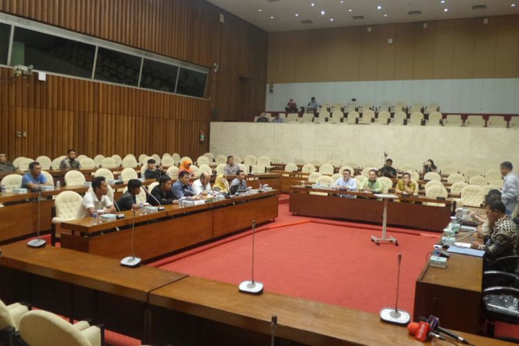 Rapat panitia khusus hak angket KPK bersama mantan hakim PN Jakarta Pusat Syarifuddin Umar di Kompleks Parlemen, Senayan, Jakarta, Senin (21/8/2017).