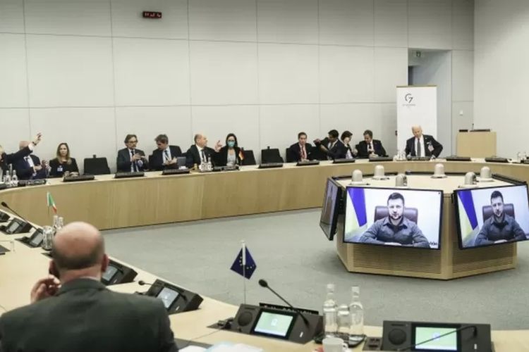 Presiden Zelensky berbicara via video dalam rangkaian pertemuan internasional dan parlemen luar negeri.