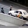 Video Viral Sekuriti Ditabrak Sedan Putih di Medan Berujung Saling Lapor, Sopir Mobil Dipukuli Setelah Berhasil Dikejar