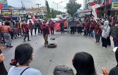 Mahasiswa Unika Medan Tutup Jalan, Buntut Pemecatan 6 Rekannya ...