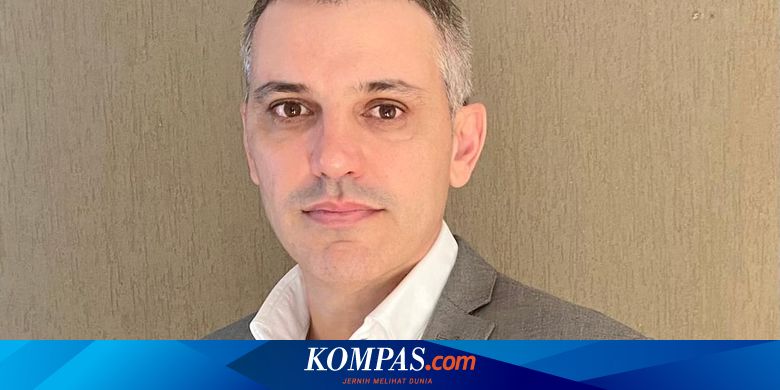 Dan The Foot Man Schneider / Dan Schneider Feet Jokes ...