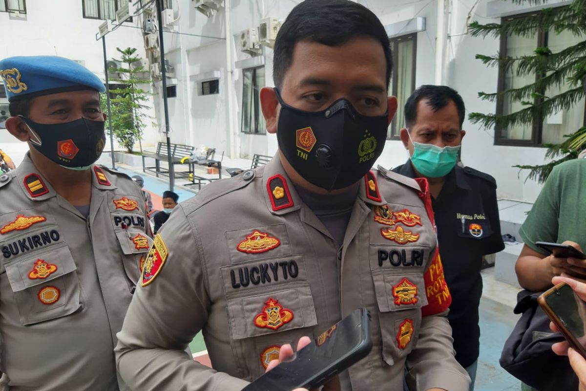 Wakapolres Tangerang Selatan Stephanus Luckyto saat diwawancarai di Mapolres Tangerang Selatan, Jumat (18/12/2020)