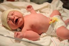Alasan Bayi Baru Lahir Tidak Mengeluarkan Air Mata dan Keringat