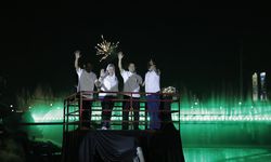 Idul Fitri di Semarang,  Pemudik Disambut Atraksi Air Mancur Menari