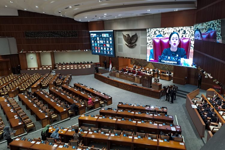 Rapat Paripurna DPR ke-20 Masa Persidangan IV Tahun Sidang 2022-2023 di Gedung DPR, Senayan, Jakarta Pusat, Selasa (4/4/2023). 