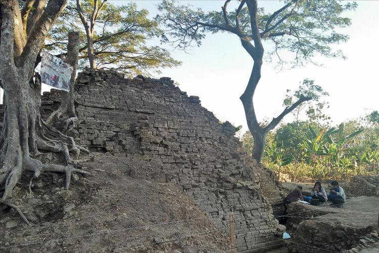 Bangunan utama situs pataan yang diduga merupakan vihara, yang berada di Dusun Montor, Desa Pataan, Kecamatan Sambeng, Lamongan.