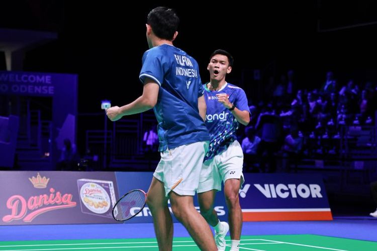 Aksi ganda putra Indonesia, Fajar Alfian/Muhammad Shohibul Fikri, di babak delapan besar Denmark Open 2025.