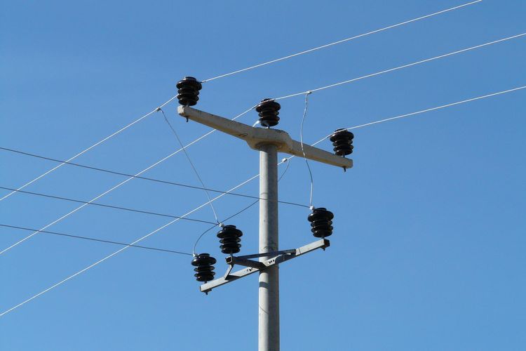 Ilustrasi tiang listrik. 