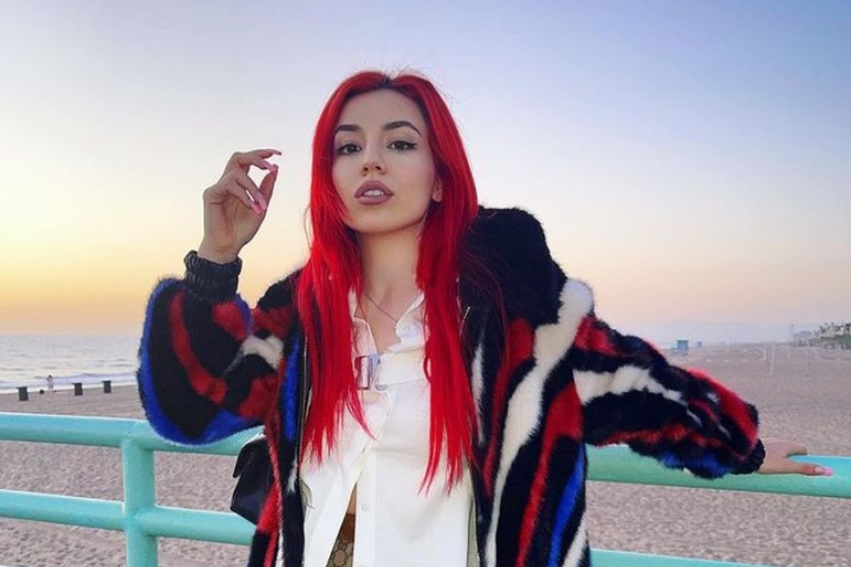 Penyanyi Ava Max