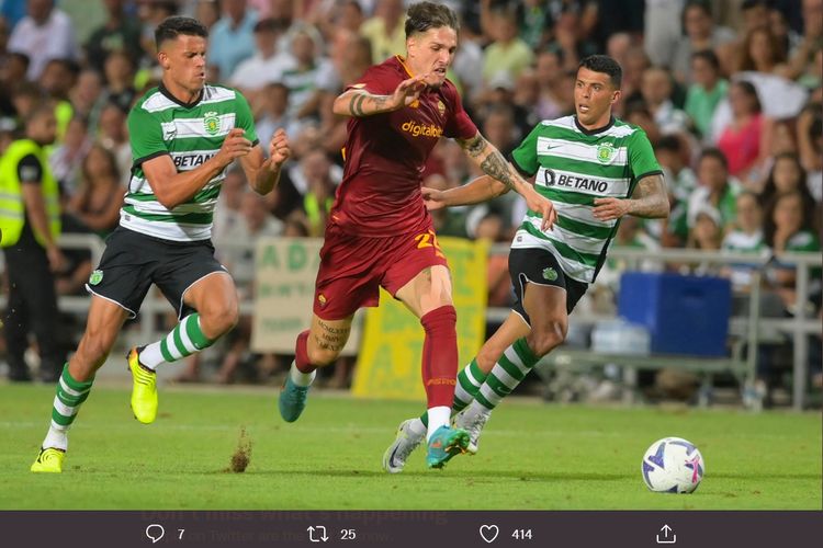 Laga pramusim Sporting CP vs Roma dihelat di Estadio Algarve, Portugal, Selasa (19/7/2022) waktu setempat atau Rabu dini hari WIB. AS Roma besutan Jose Mourinho kalah 2-3.