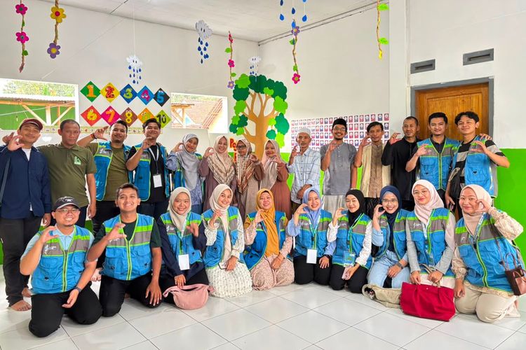 Pelatihan Guru hingga Renovasi Sekolah, Alazka Care Genjot Pemerataan Pendidikan
