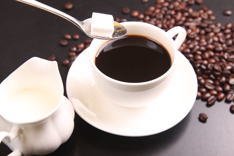 Ketahui alasan minum kopi hitam bisa menurunkan berat badan 