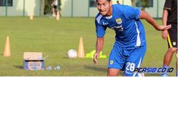 Bek tengah Persib Bandung, Abdul Rahman.