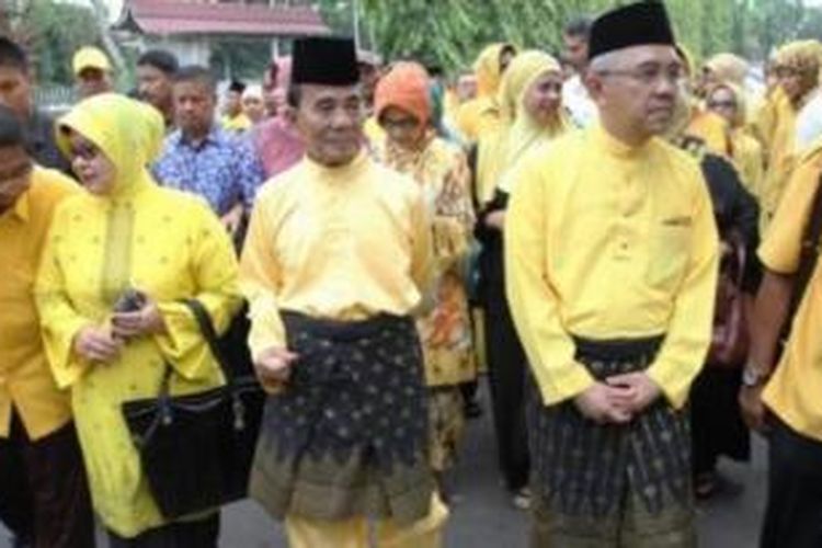 Gubernur Riau Annas Maamun (ketiga dari kiri).