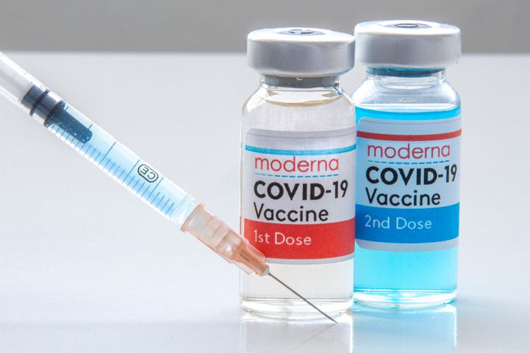 Ilustrasi vaksin Covid-19 Moderna. Vaksin booster Moderna diklaim ampuh melawan Covid varian Omicron.