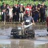 Kenakan Daster dan Sarung, Penyuluh Pertanian Adu Cepat Pakai Traktor