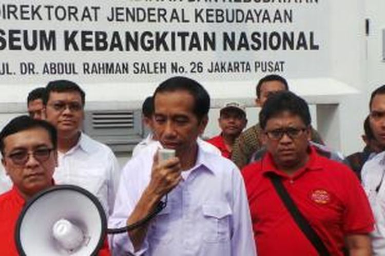 Calon Presiden dari PDI Perjuangan Joko Widodo saat berkampanye di Gedung Kebangkitan Nasional Jakarta Pusat, Minggu (16/3/2014).