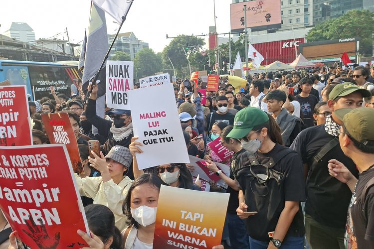 Imbas Demo Mahasiswa, Lalu Lintas Cawang hingga Kwitang Padat