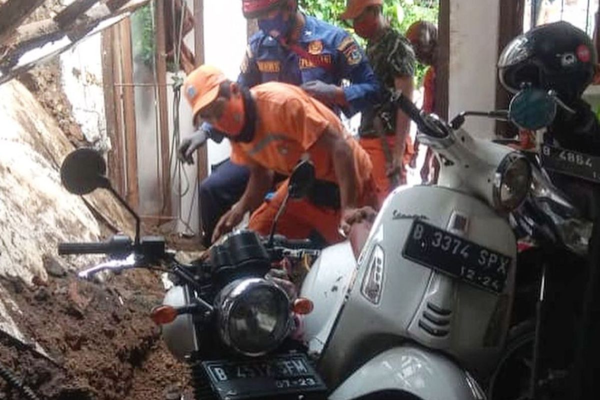 Sebuah rumah warga di Jalan Guru RT 006/02 Lenteng Agung, Jagakarsa, Jakarta Selatan pada Jumat (5/2/2021) pukul 01.30 WIB.