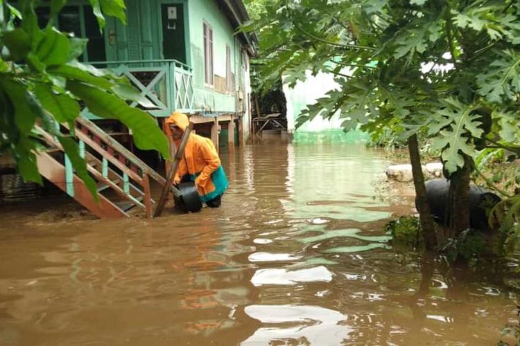 kondisi banjir di dua Desa di Lombok Timur, akibat luapan air sungai
