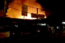 Pasar Sederhana Bandung Terbakar, Pedagang Panik dan Lari Berhamburan