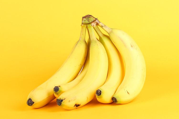 Buah pisang bisa digunakan mengatasi kurang darah.