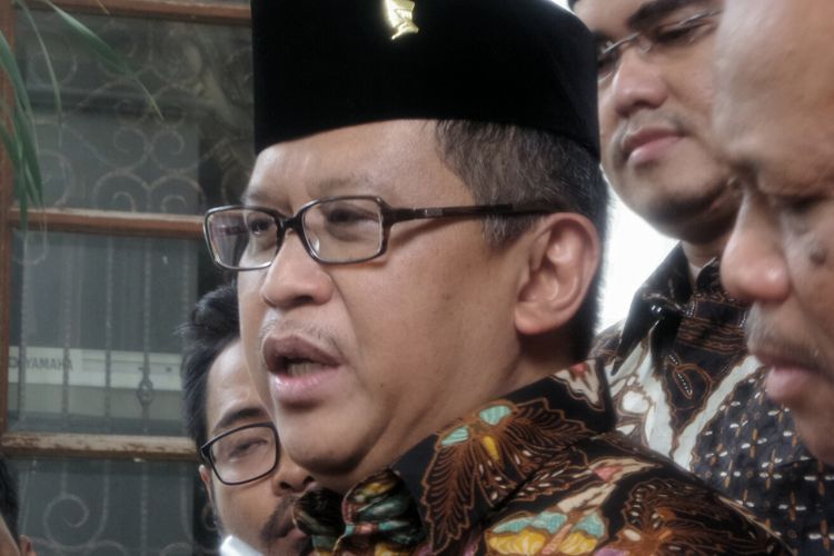 Sekretaris Jenderal Partai Demokrasi Indonesia Perjuangan (PDIP) Hasto Kristiyanto saat ditemui di kediaman pribadi Hamzah Haz, kawasan Patra Kuningan, Jakarta Selatan, Sabtu (5/8/2017) siang. 