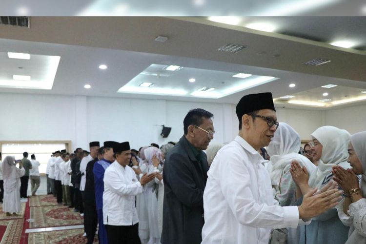 Mengapa Tradisi Halal Bihalal Ada di Hari Pertama Sekolah?