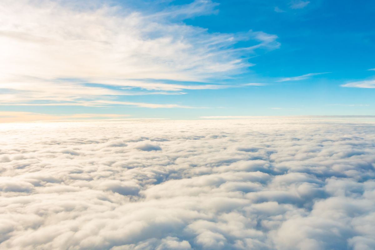 Ilustrasi awan di langit