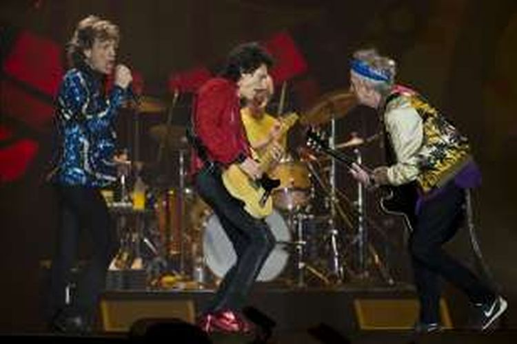 Band Inggris The Rolling Stones menggelar konser di stadion Morumi, Sao Paulo, Brasil, pada 24 Februari 2016. 