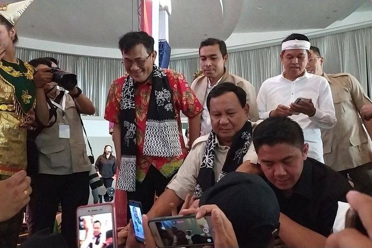 Ketua Umum Partai Gerindra Prabowo Subianto dan Politisi PDI Perjuangan Budiman Sujatmiko telah resmi mendeklarasikan relawan Prabowo-Budiman Bersatu (Prabu) di Marina Convention Center, Kota Semarang, Jawa Tengah (Jateng). 
