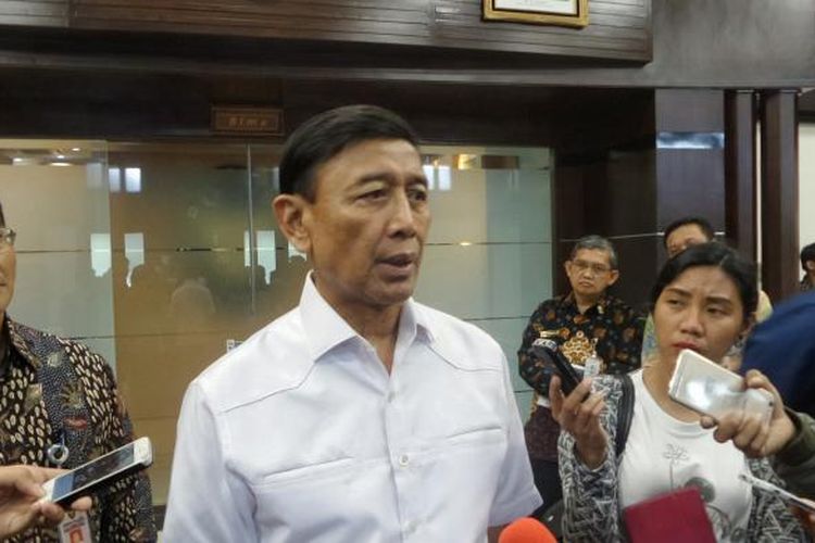 Menko Polhukam Wiranto saat ditemui di kantor Kemenko Polhukam, Jakarta Pusat, Jumat (17/2/2017).