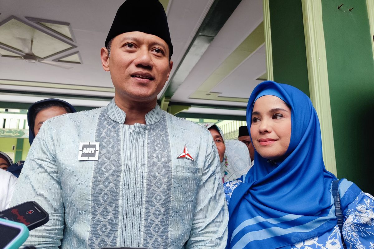 Ketua Umum (Ketum) Partai Demokrat Agus Harimurti Yudhoyono (AHY) optimis pasangan calon presiden-calon wakil presiden nomor urut dua, Prabowo-Gibran bisa menang dalam satu kali putaran dalam Pilpres 2024 mendatang, Senin (4/12/2023).