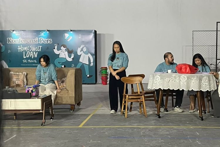 Jadi Tulang Punggung Keluarga, Ini Perjuangan Kaluna di “Home Sweet Loan The Musical”
