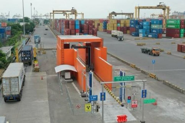 Pelindo Tambah Dua Pemindai Kontainer di Terminal Petikemas Surabaya