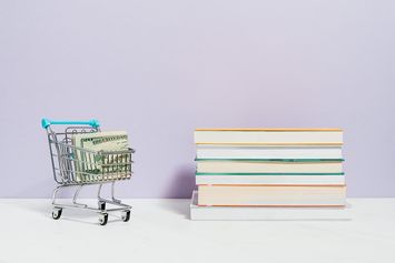 Sebelum Beli Secara Daring, Simak Tips Beli Buku Impor Berikut Ini