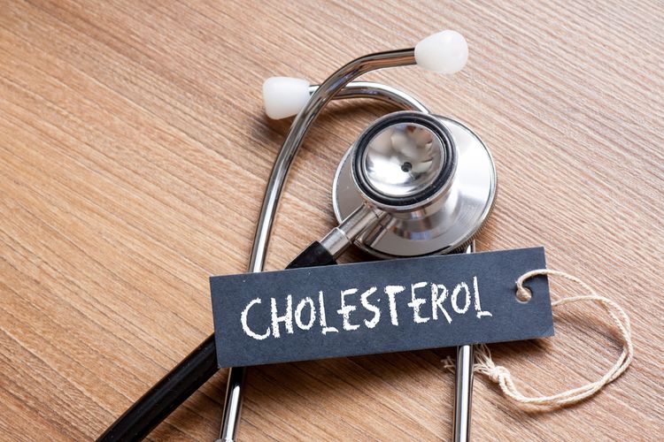 Mengetahui penyebab dan gejala kolesterol di usia muda sangat penting agar bisa melakukan tindakan pencegahan yang diperlukan.